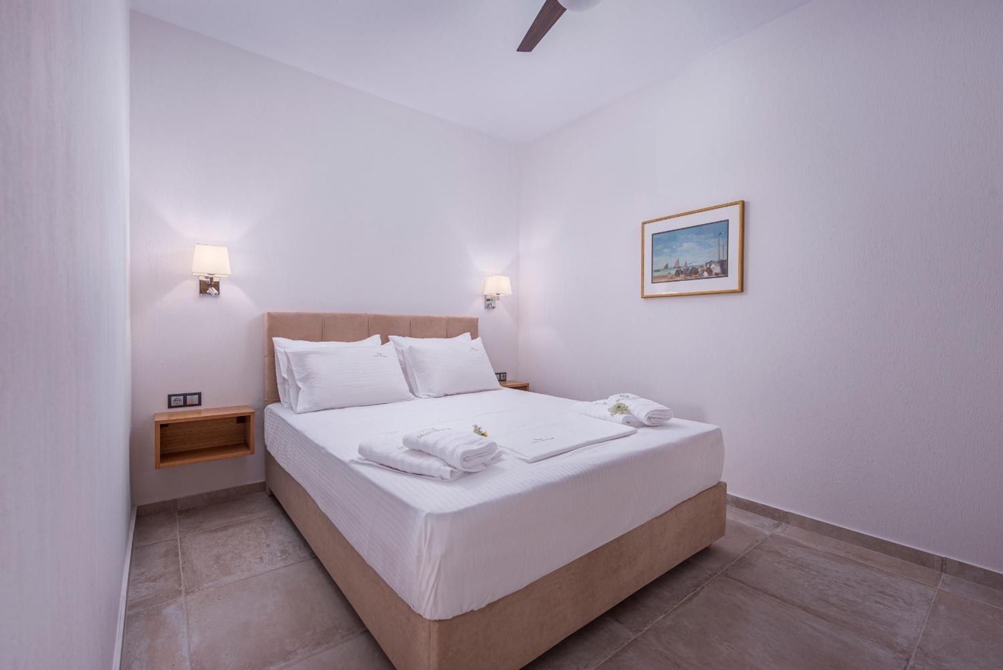 Mint Retreat Suites (Adults Only) Каландра Номер фото