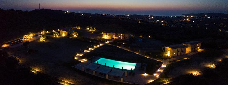 Mint Retreat Suites (Adults Only) Каландра Екстер'єр фото